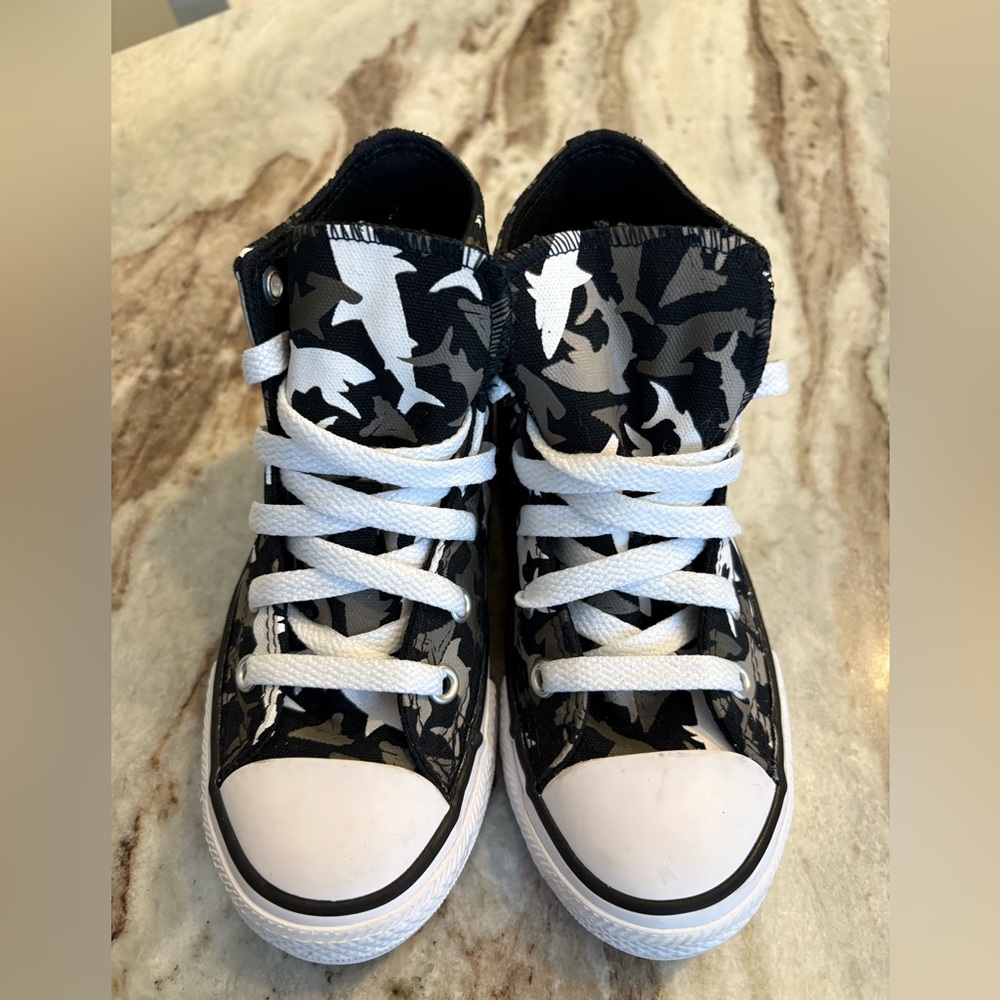 Converse Shark Print High Top Shoes Youth 11